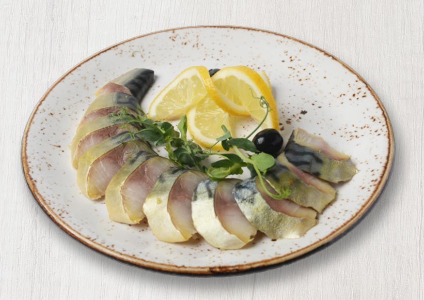 Smoke-dried mackerel with lemon